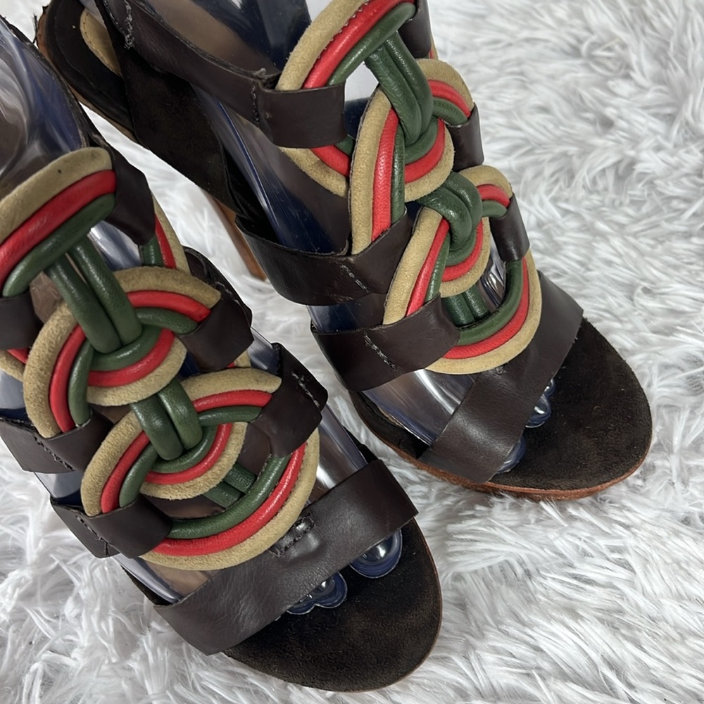 LAMB HEELS - Picture 3 of 12
